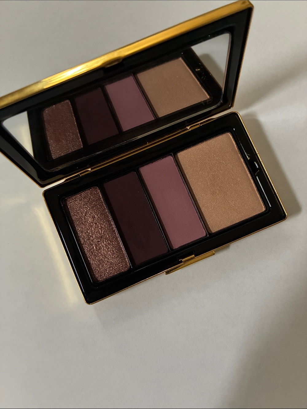 Used | Victoria Beckham Beauty | Eye Wardrobe in Orchid with compact - Picture 6 of 6